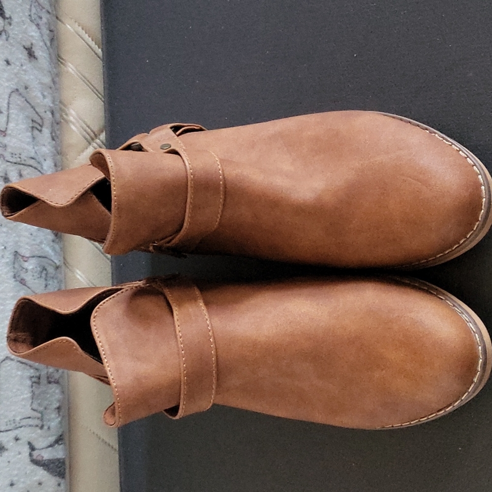 Stella Chase brown ankle boots